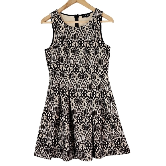 Soieblu Dresses & Skirts - Soiéblu Black Lace Dress